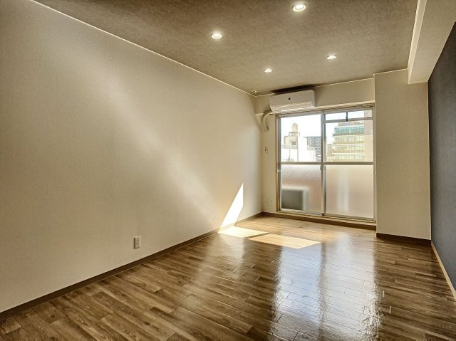 ルマンジュ平和の洋室