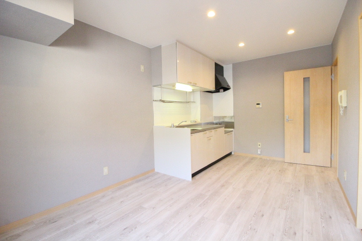 谷万成プリーモの洋室