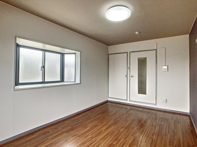 ラウファレエイエスエイの洋室