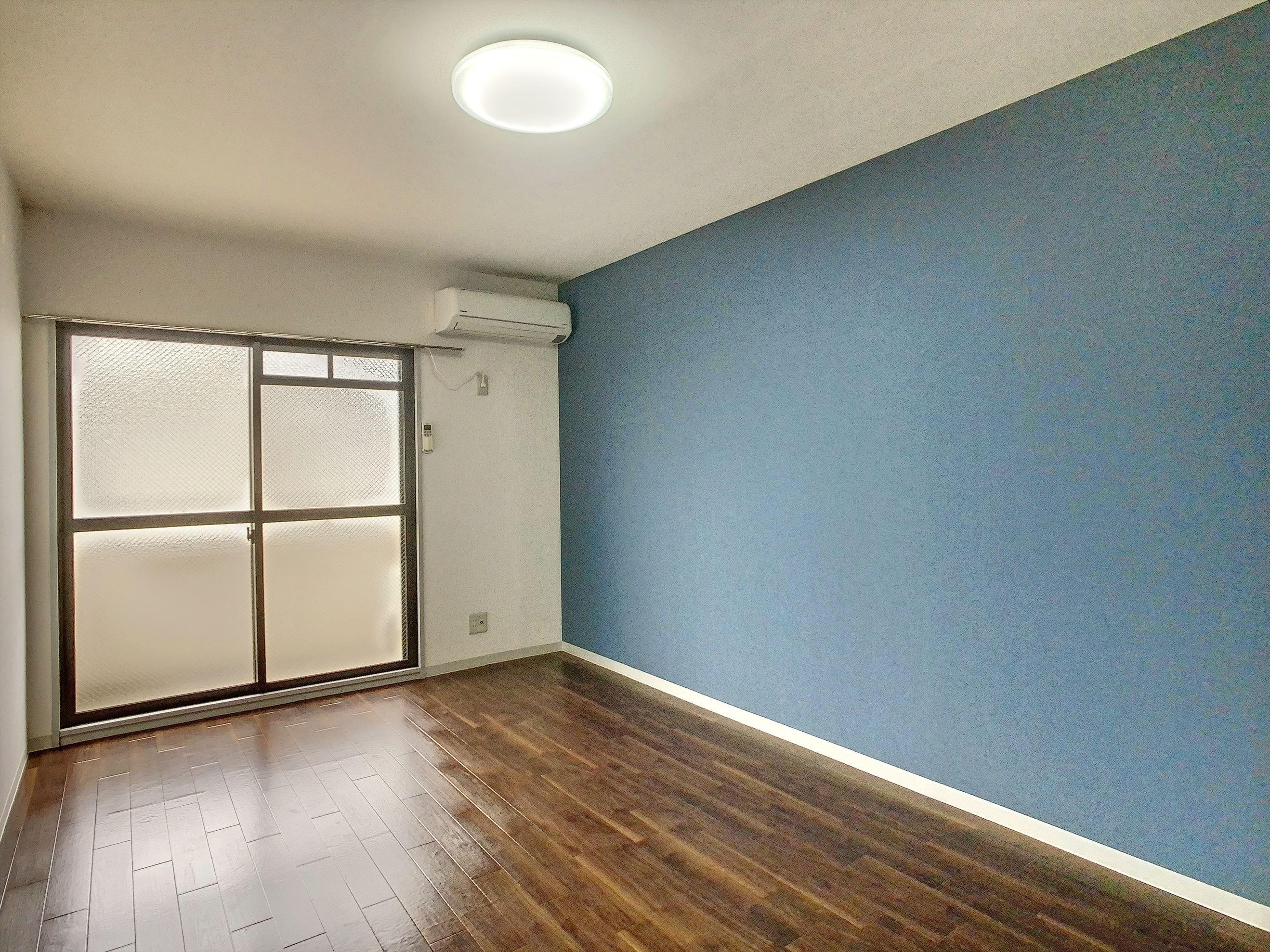 ラウファレエイエスエイの洋室