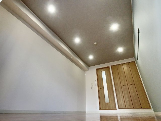 ルマンジュ平和の洋室