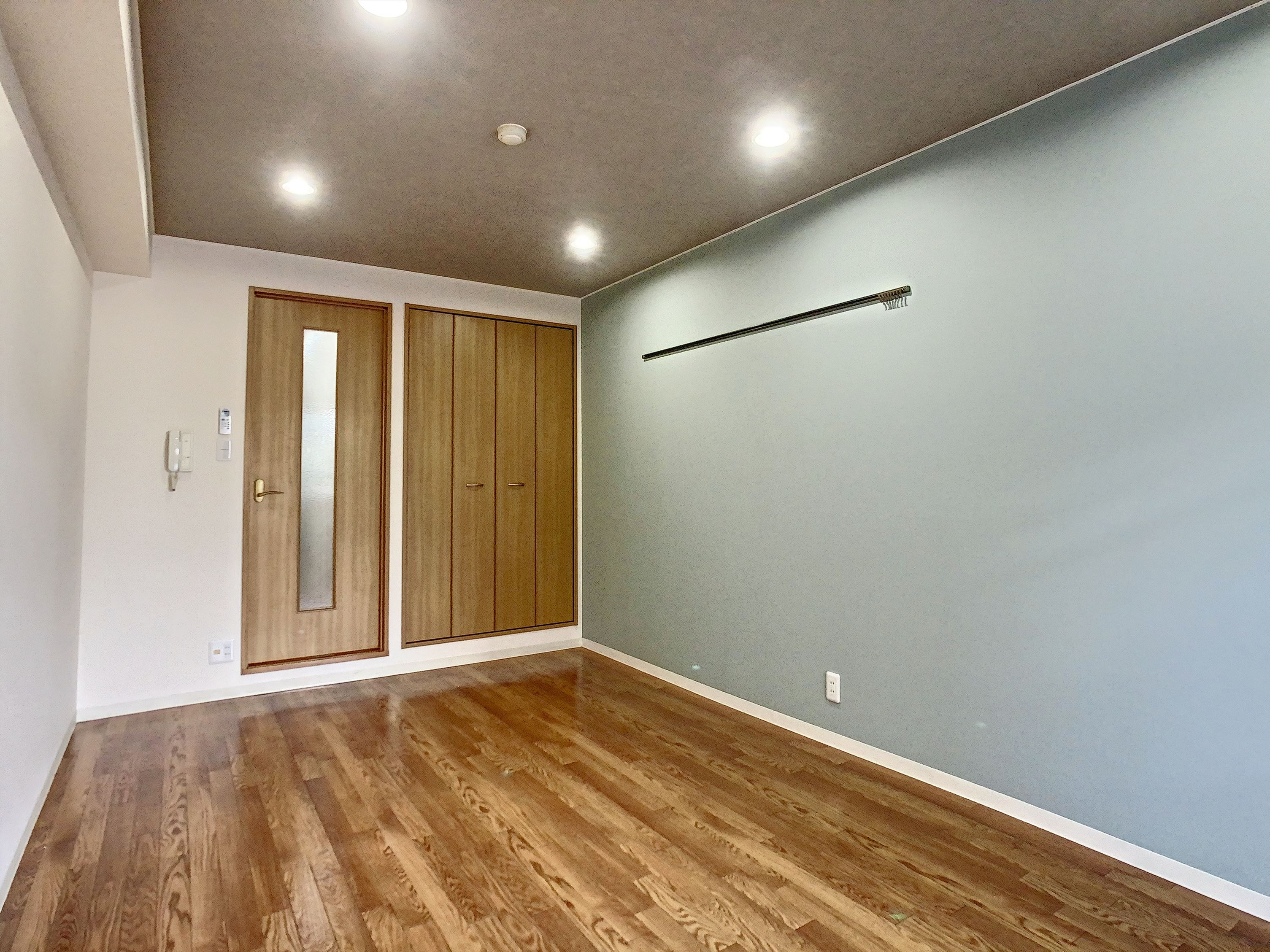 ルマンジュ平和の洋室