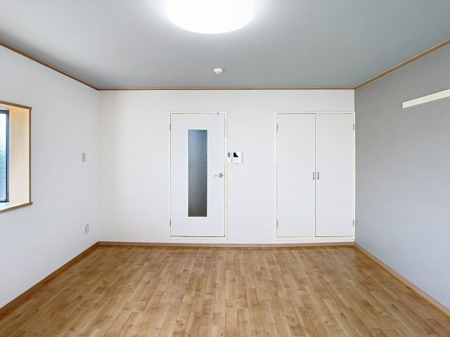 ラウファレエイエスエイの居間・リビング