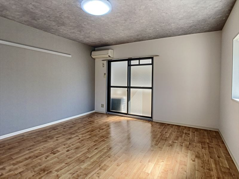 ラウファレエイエスエイの洋室