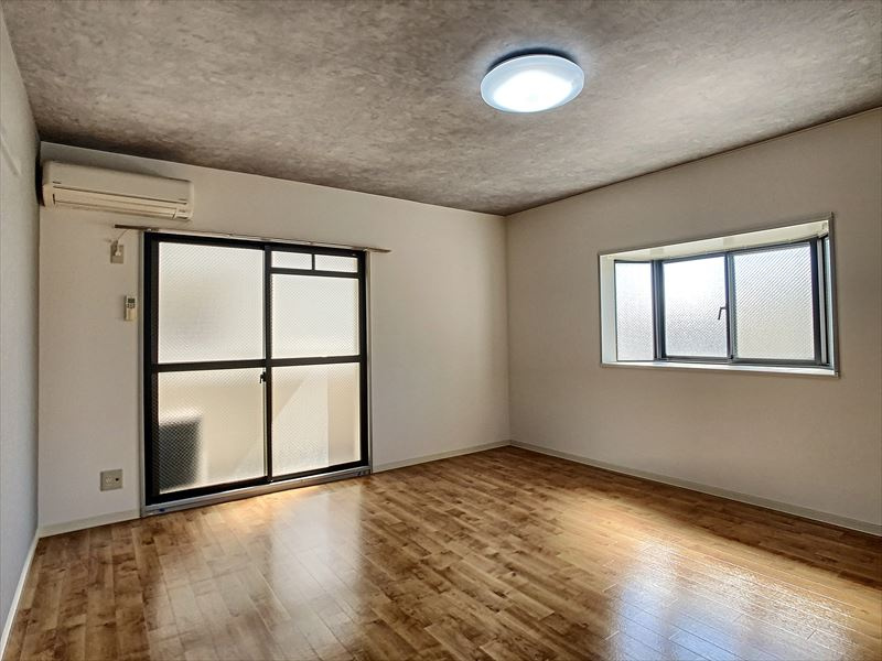 ラウファレエイエスエイの洋室