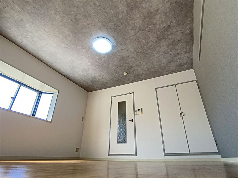 ラウファレエイエスエイの洋室