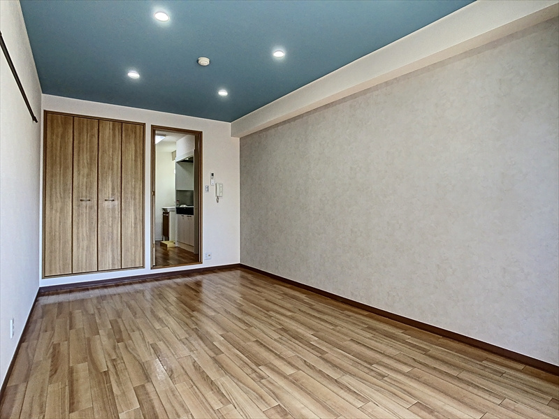 ルマンジュ平和の洋室