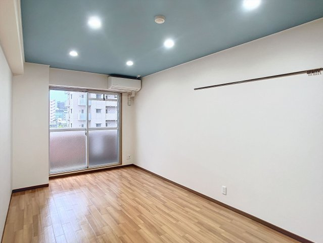 ルマンジュ平和の洋室