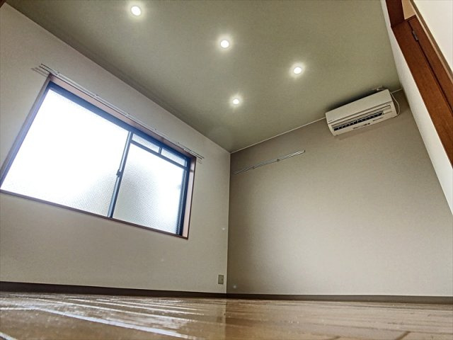 サンライズマンションの洋室