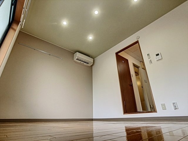 サンライズマンションの洋室