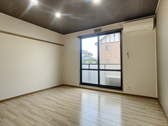 CAFETERIA WAKEの居間・リビング