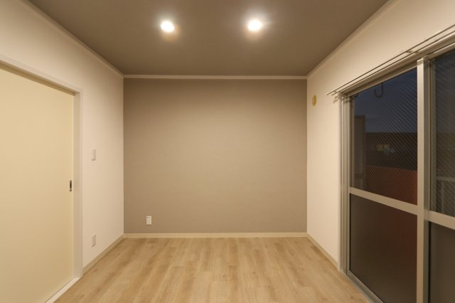 富田ハイツの洋室