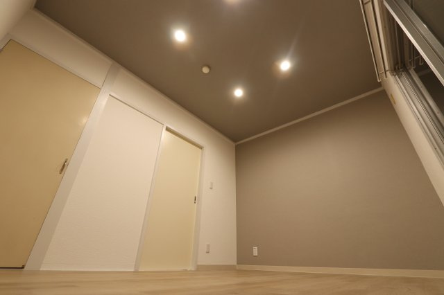 富田ハイツの洋室