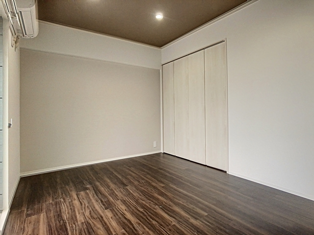 SUNGARDEN野田屋町の洋室