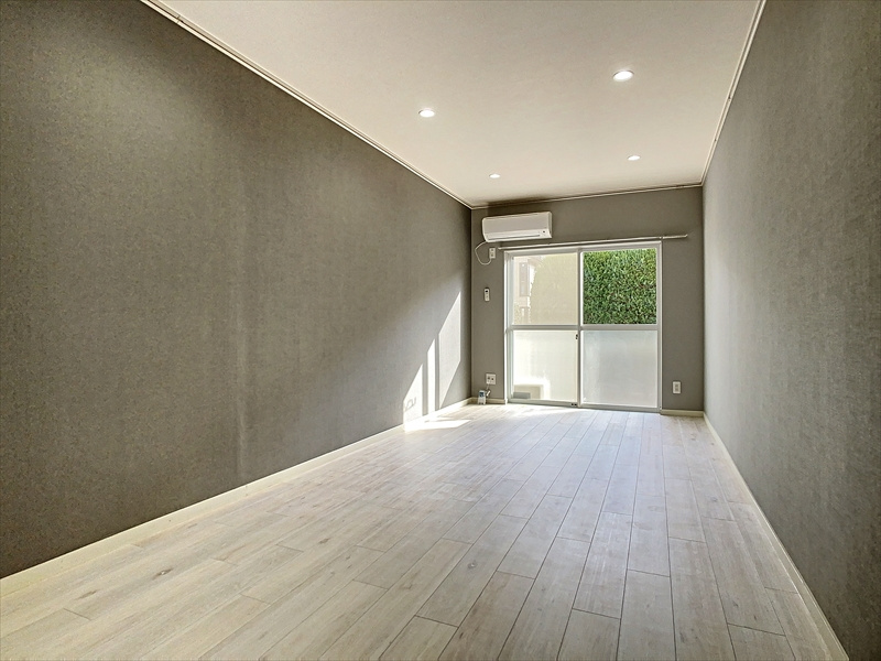 アルフィーネ清水の洋室