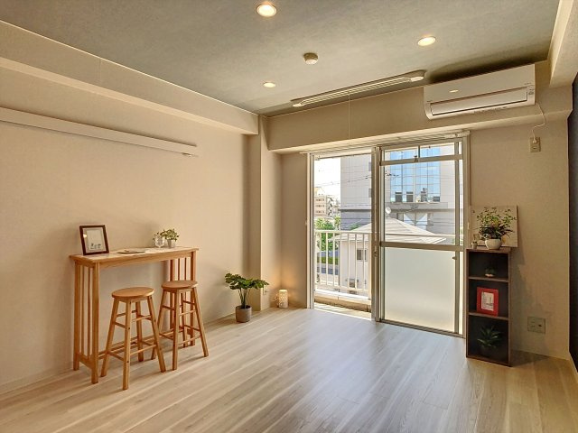 ソレイユアイワの居間・リビング