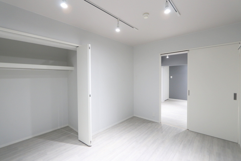 SUNGARDEN野田屋町の洋室