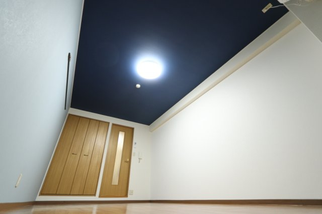 ルマンジュ平和の洋室