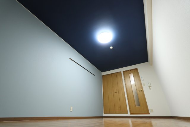 ルマンジュ平和の洋室