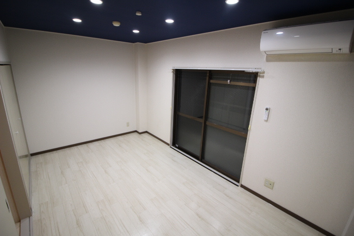 シャト・アトレーユの洋室