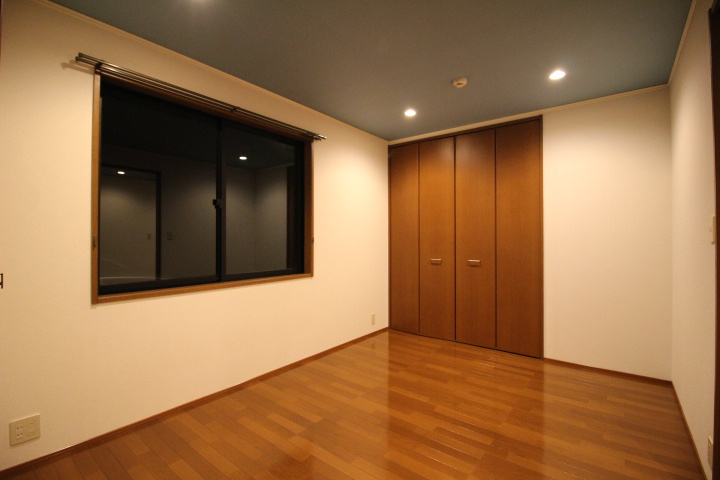 ハイム川東の洋室