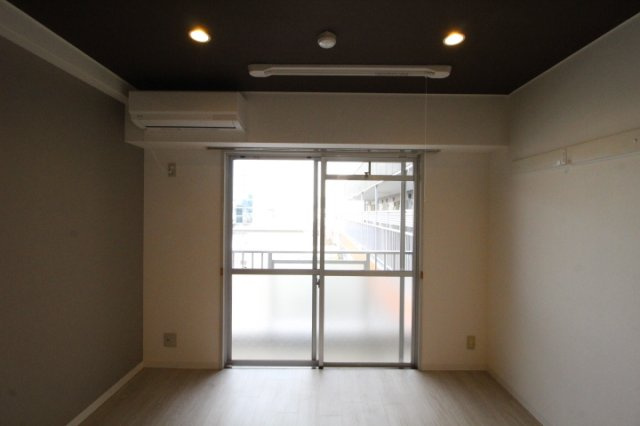 ソレイユアイワの居間・リビング