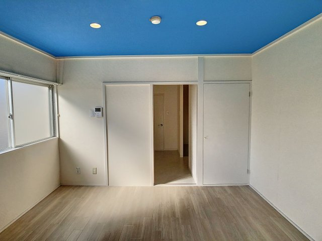 富田ハイツの洋室