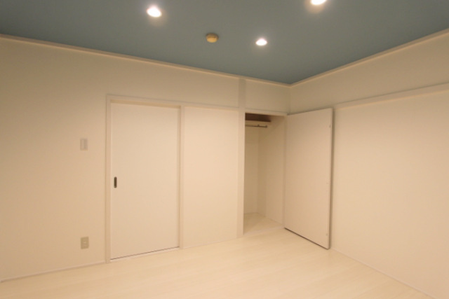 富田ハイツの洋室