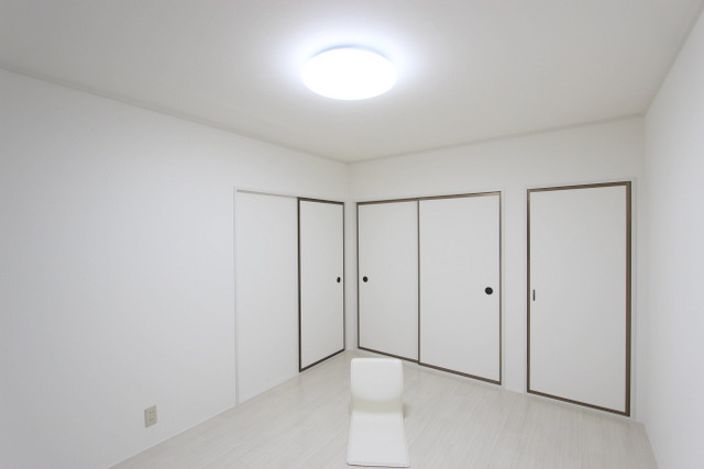 コーポラス福成の洋室