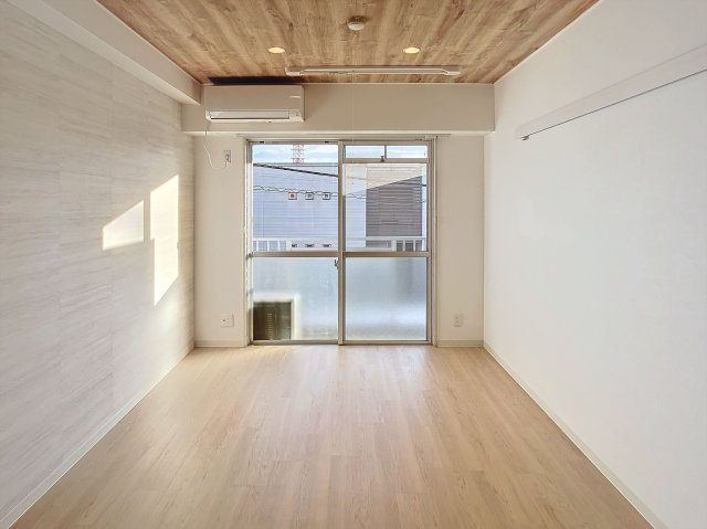 ソレイユアイワの居間・リビング