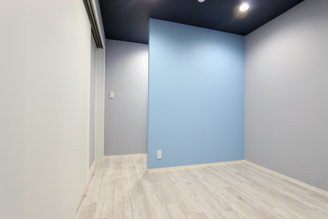 メゾン富田の洋室