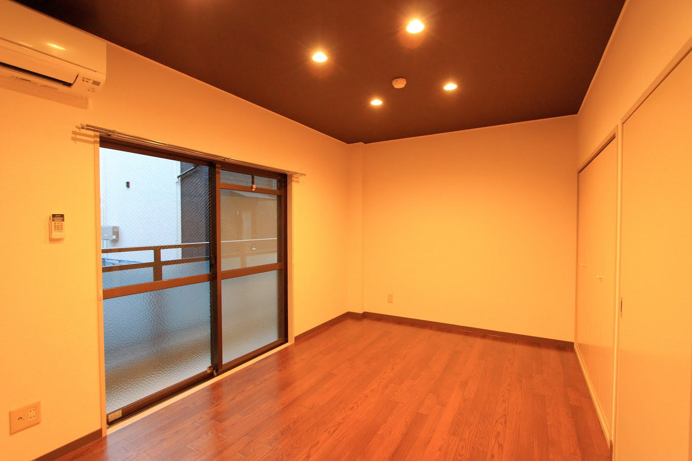 シャト・アトレーユの洋室