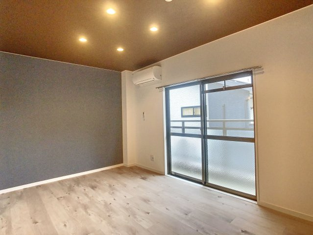 シャト・アトレーユの洋室