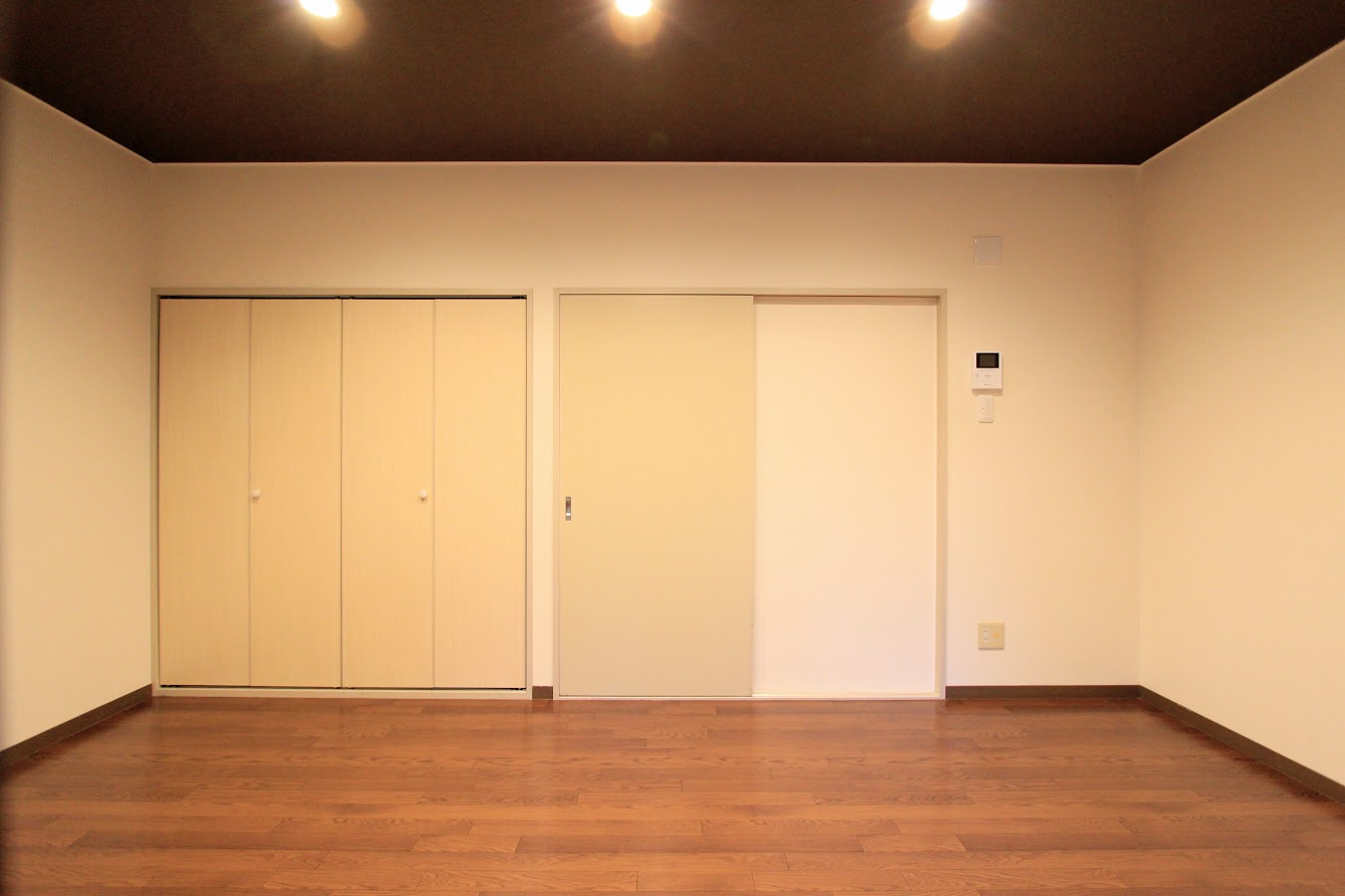 シャト・アトレーユの洋室