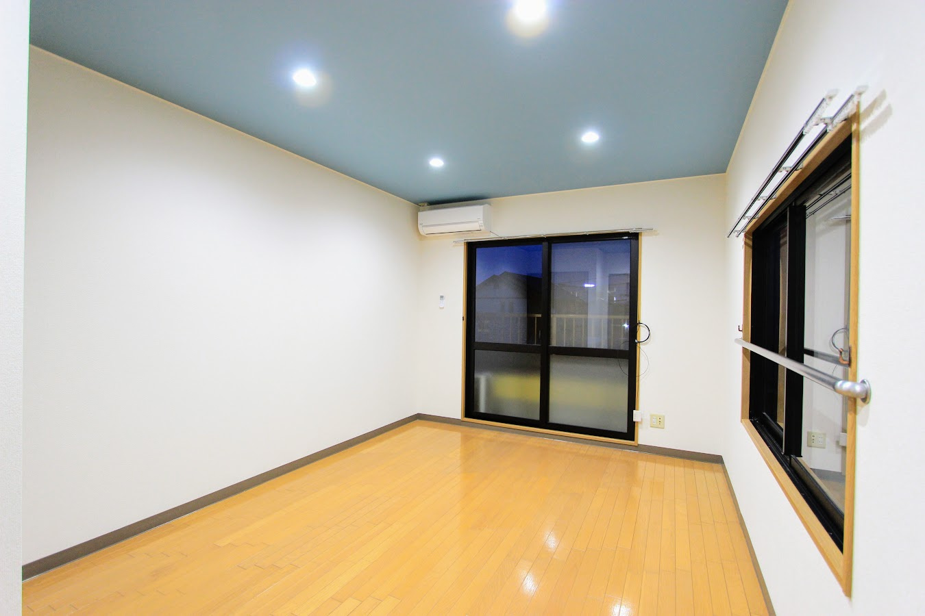 藹藹弐番館
