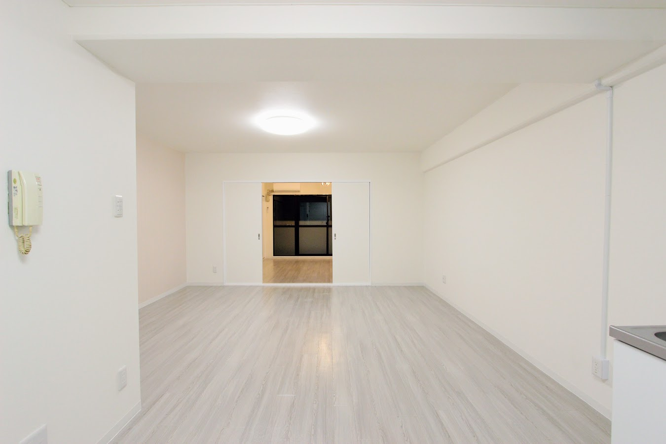 コニファープラザ新福の居間・リビング