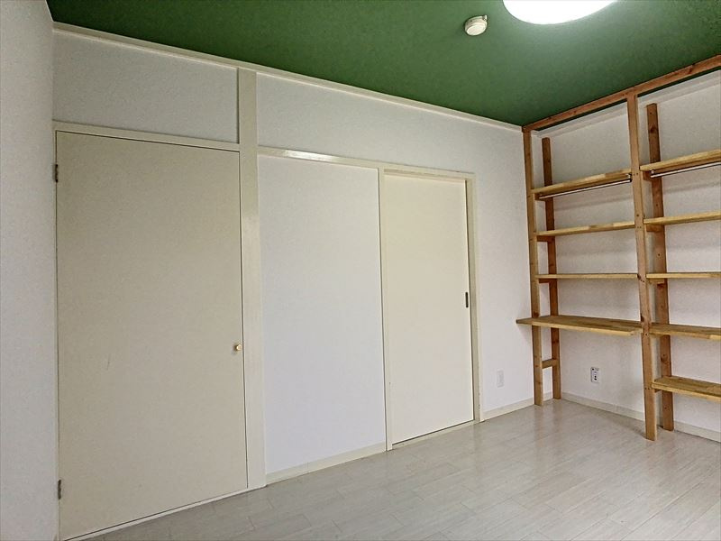 富田ハイツの洋室