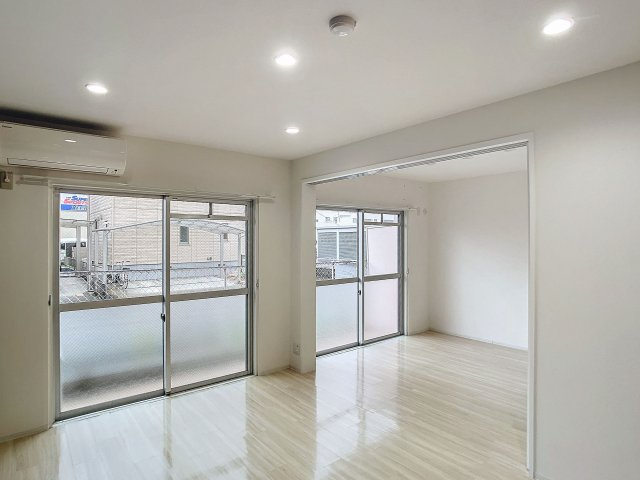 メゾン富田の洋室