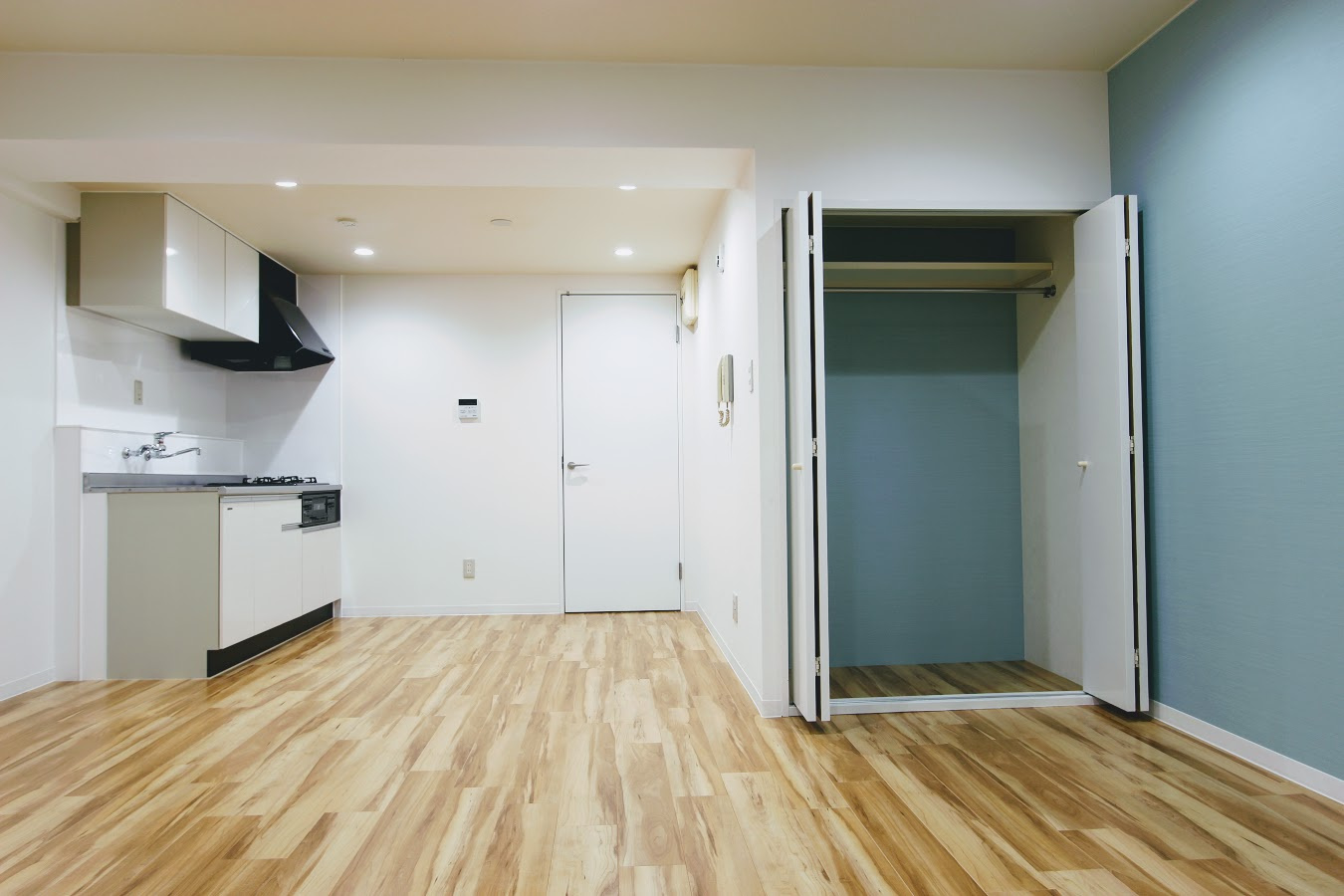 コニファープラザ新福の居間・リビング