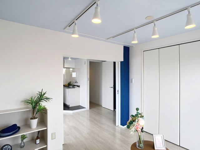 フローリッシュ神田Iの居間・リビング