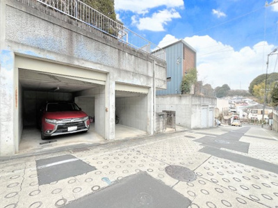 【前面道路含む現地写真】 | ◇寺山町中古戸建◇ | ◆前面道路も幅員があり車の運転も安心！前面道路は閑静な住宅地。車通りの少ない道路です。お子様にも安心です。