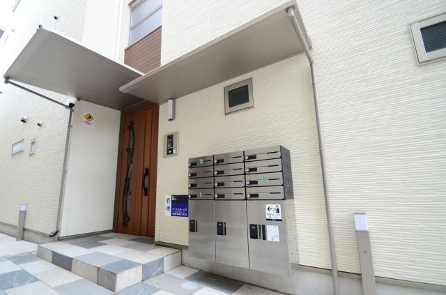 ラモーナ玉出東Ⅲのエントランス|清潔なエントランスです