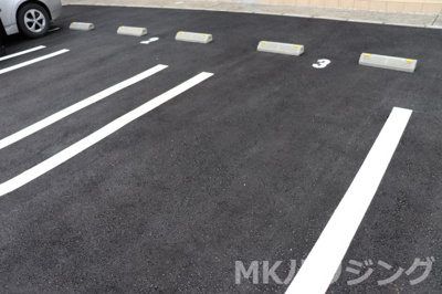 【駐車場】 | 中之島荘 | 車をお持ちの方に嬉しい駐車場付きの物件です