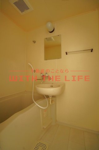 カーサ京町【10,000円キャッシュバック対象物件】の浴室|ゆったり過ごせるお風呂です