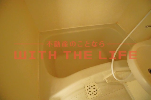 カーサ京町【10,000円キャッシュバック対象物件】の浴室|コンパクトで使いやすいお風呂です