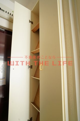 カーサ京町【10,000円キャッシュバック対象物件】の収納|便利な収納スペースです