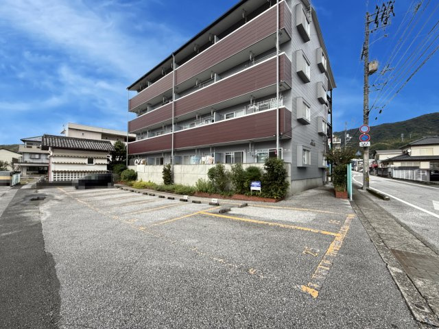 エスタンシアの駐車場