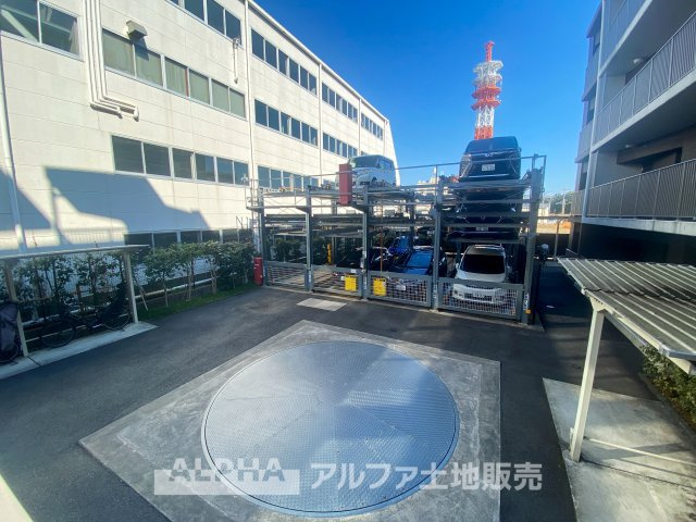 クオス八王子明神町の駐車場