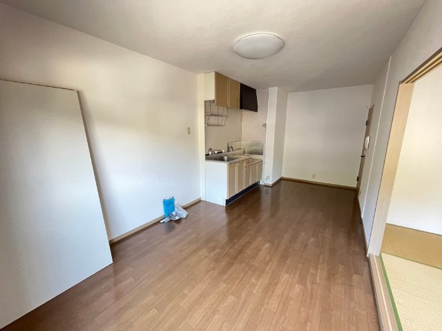 カーサ150　B棟の居間・リビング