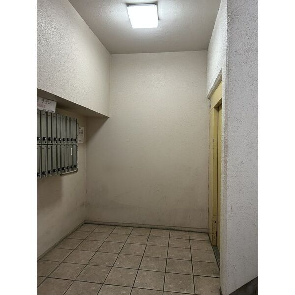 栄サンライズの玄関